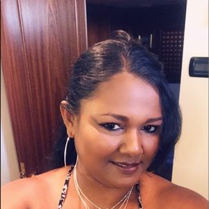 Meet your Posher, Salisha